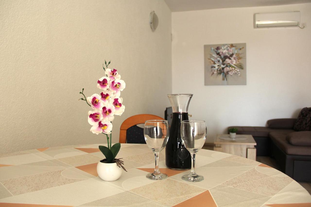 Apartmani Ljubo Primošten Exterior foto